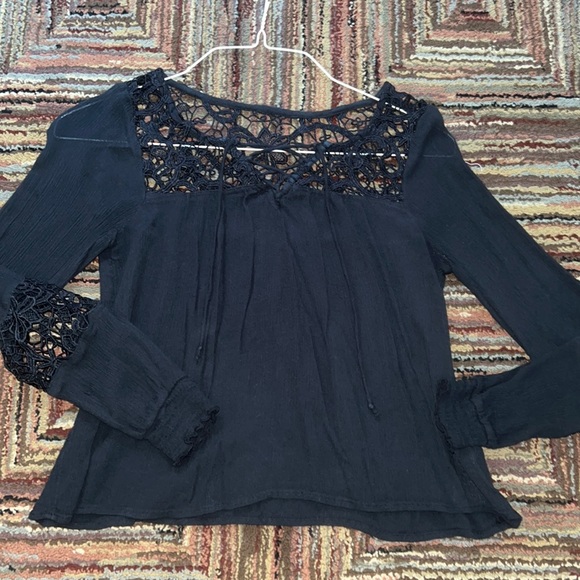 Black top from Hollister size XS - Picture 1 of 5